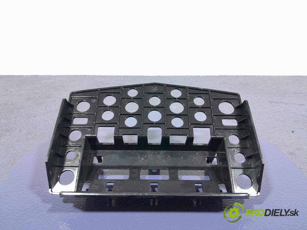 Bmw X7 2021 kryt Plast: Interiéry: 6808658
