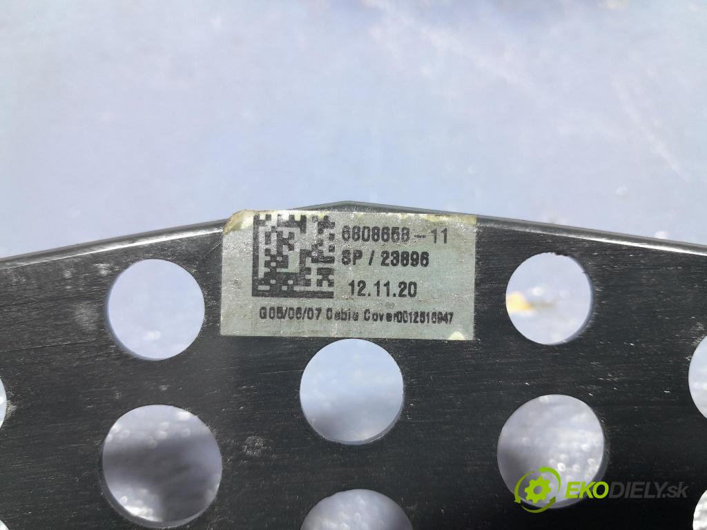 Bmw X7 2021 kryt Plast: Interiéry: 6808658