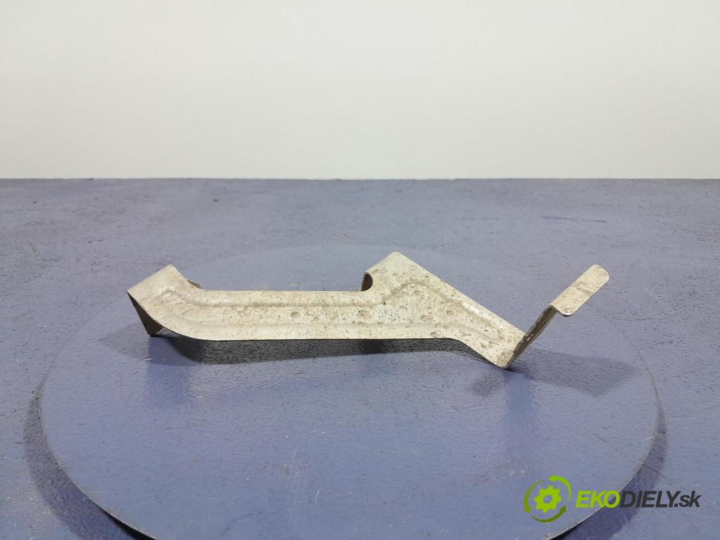 Bmw X7 2021 kryt Plast: podvozek: 7428100