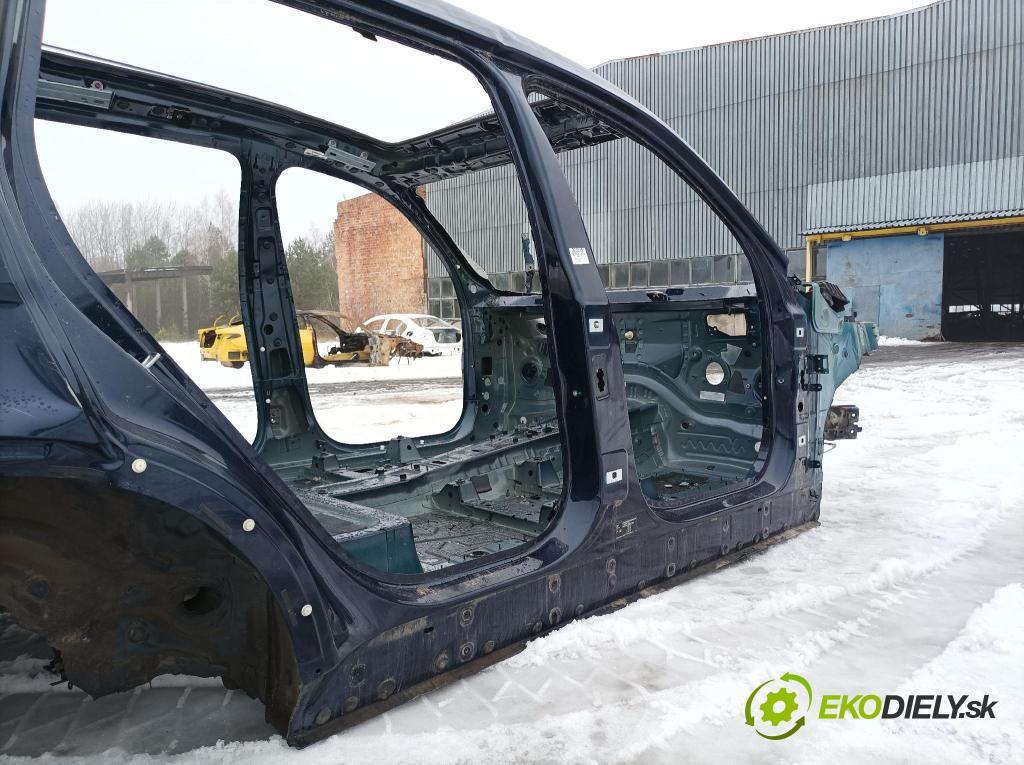 Bmw X7 2021 práh v pravo: