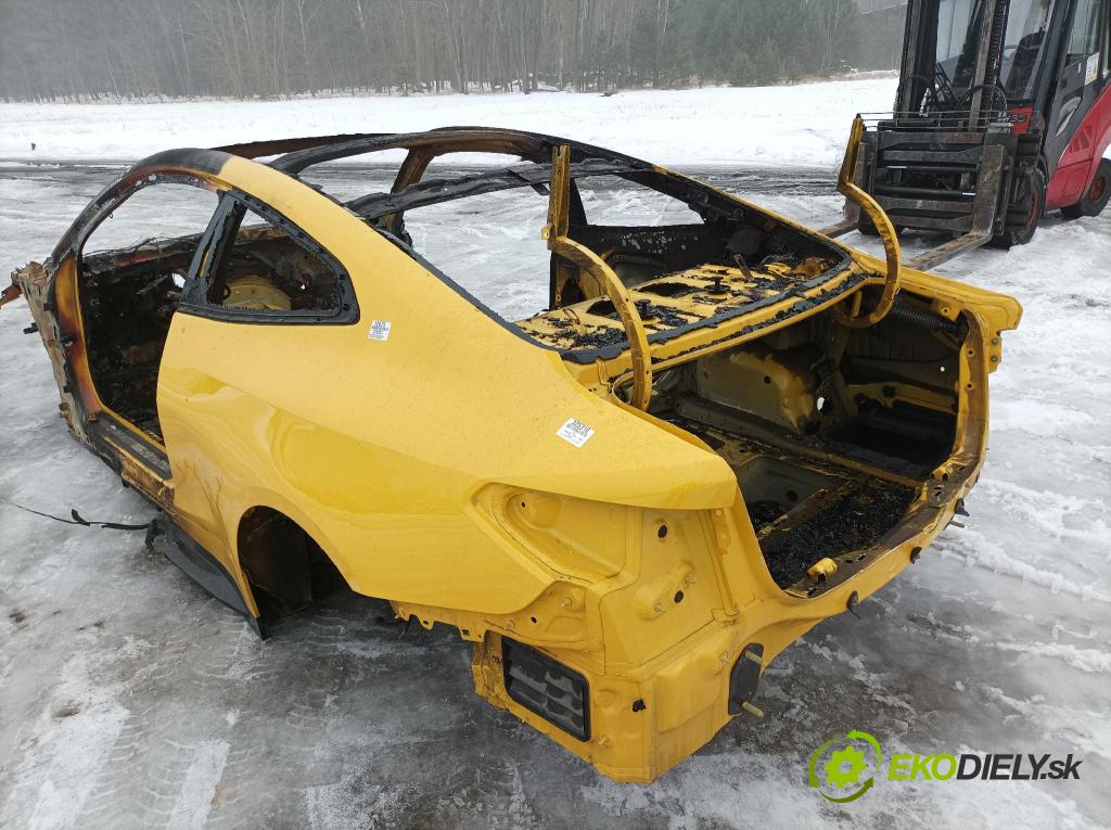 Bmw M4 2022 Zad: