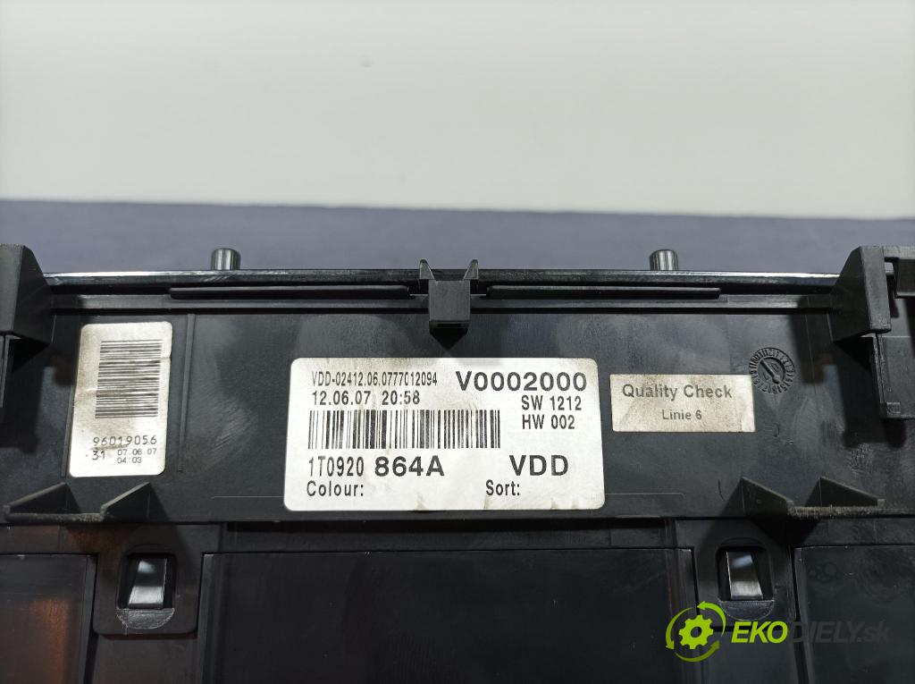 Vw Touran 2007 prístrojovka/ budíky 1T0920864A