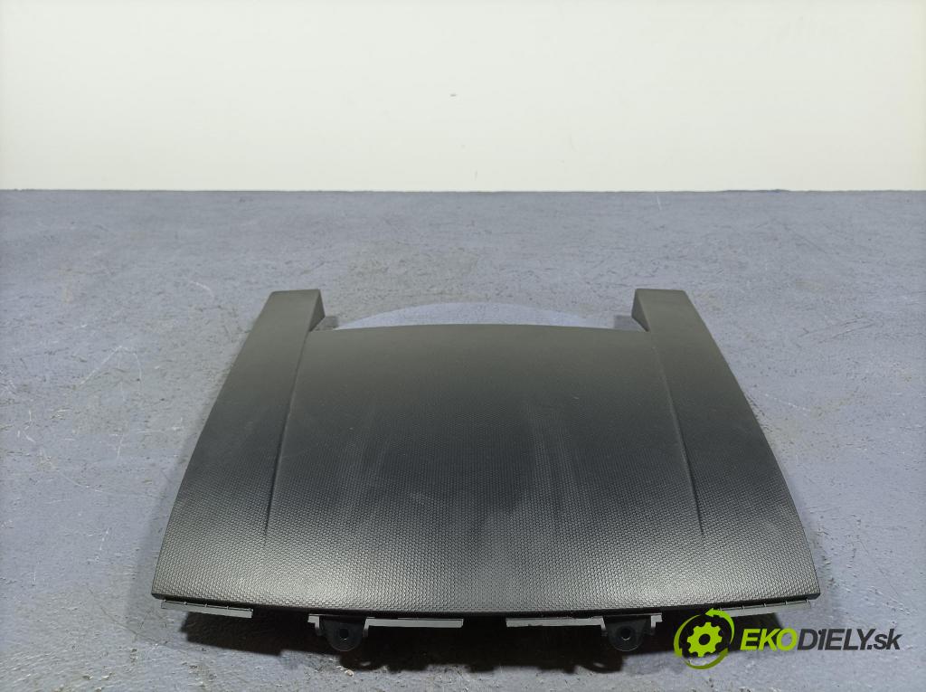 Mitsubishi Outlander 2010 kryt Plast: Interiéry: 8002A733ZZ