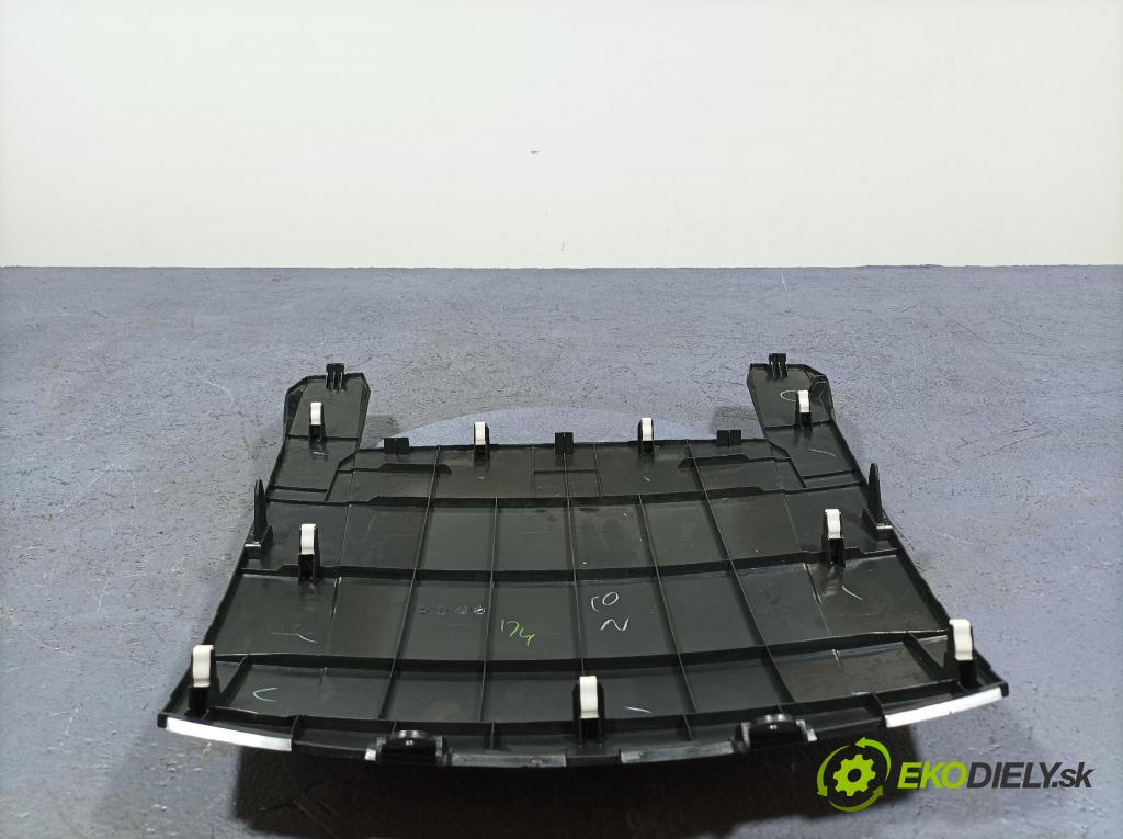 Mitsubishi Outlander 2010 kryt Plast: Interiéry: 8002A733ZZ