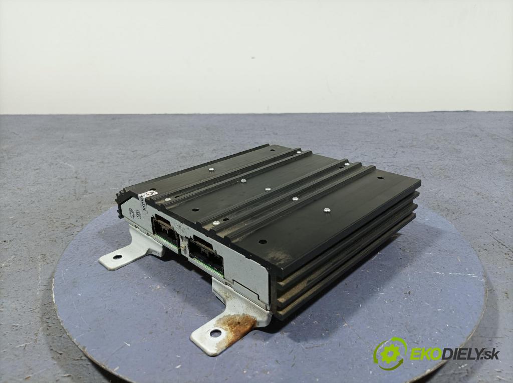 Mitsubishi Outlander 2010 Zesilovač: 8701A350