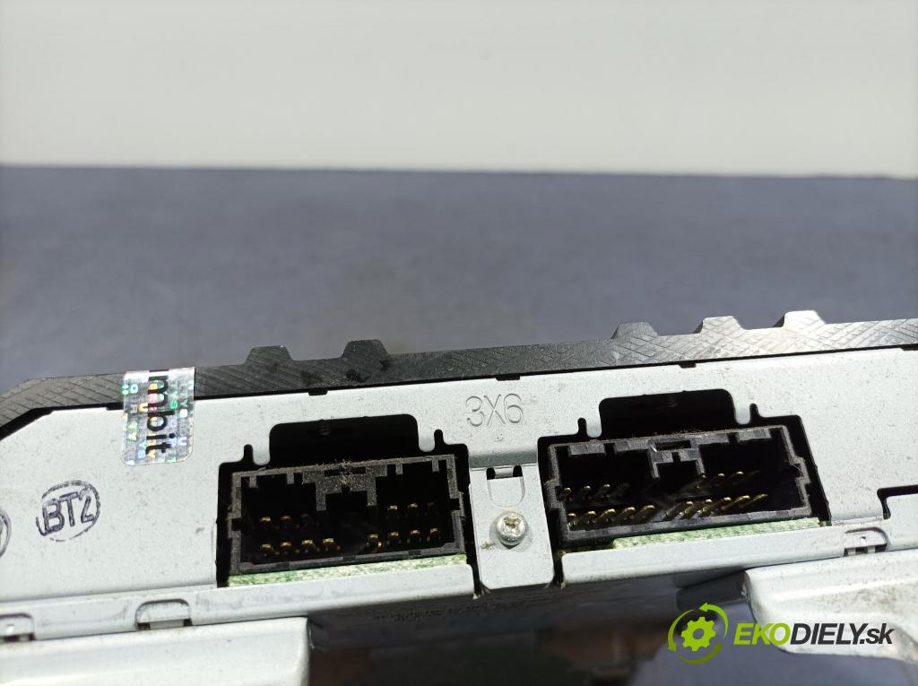 Mitsubishi Outlander 2010 Zesilovač: 8701A350