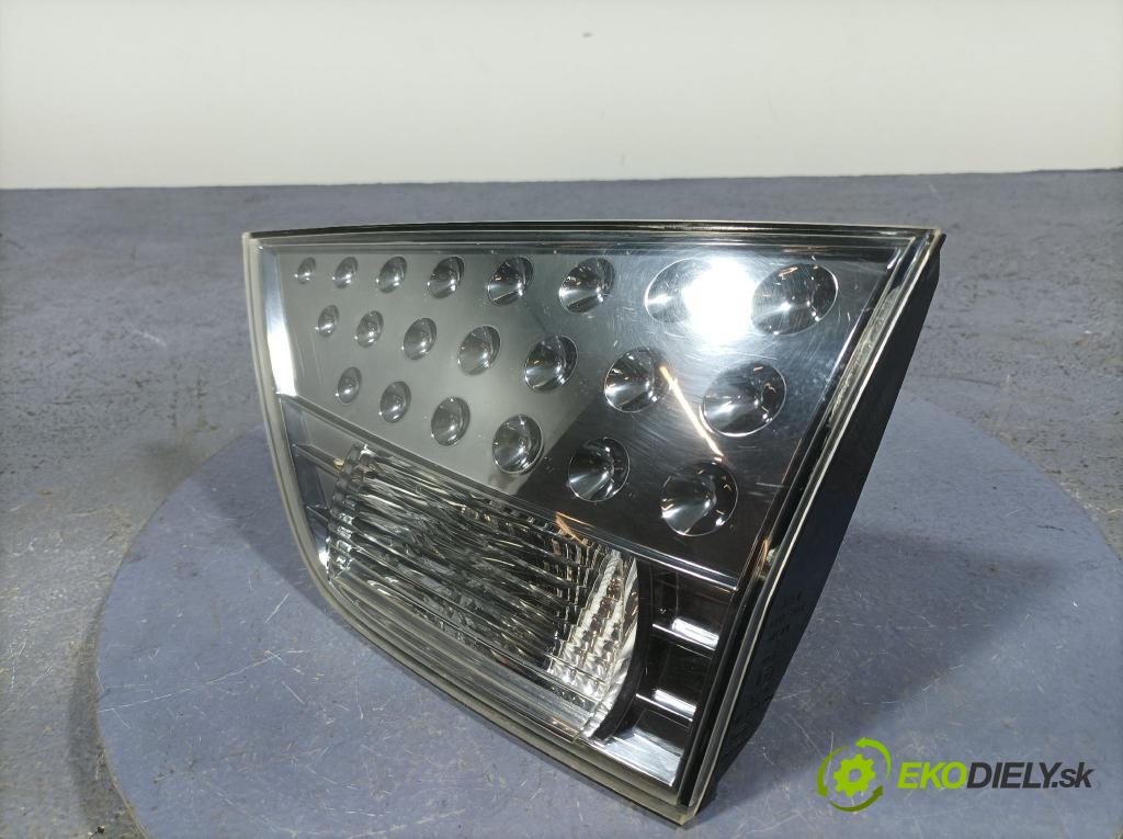 Mitsubishi Outlander 2010 svetlo / reflektor zad Prava: Vnútri: 1146-356R
