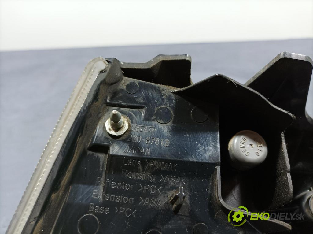 Mitsubishi Outlander 2010 svetlo / reflektor zad Prava: Vonkajsia: 220-87813