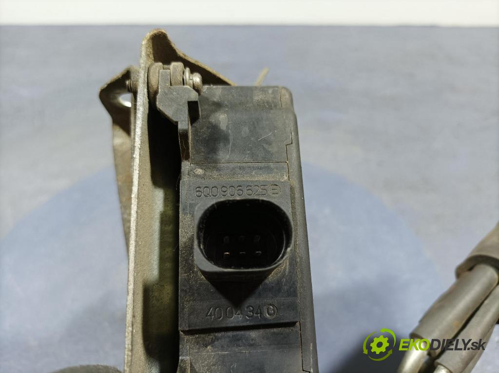 Mitsubishi Outlander 2010 ventil Vákuum: 6Q0906625E