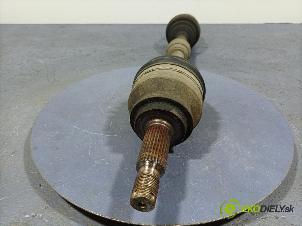 Mitsubishi Outlander 2010 poloos Prava: Predné