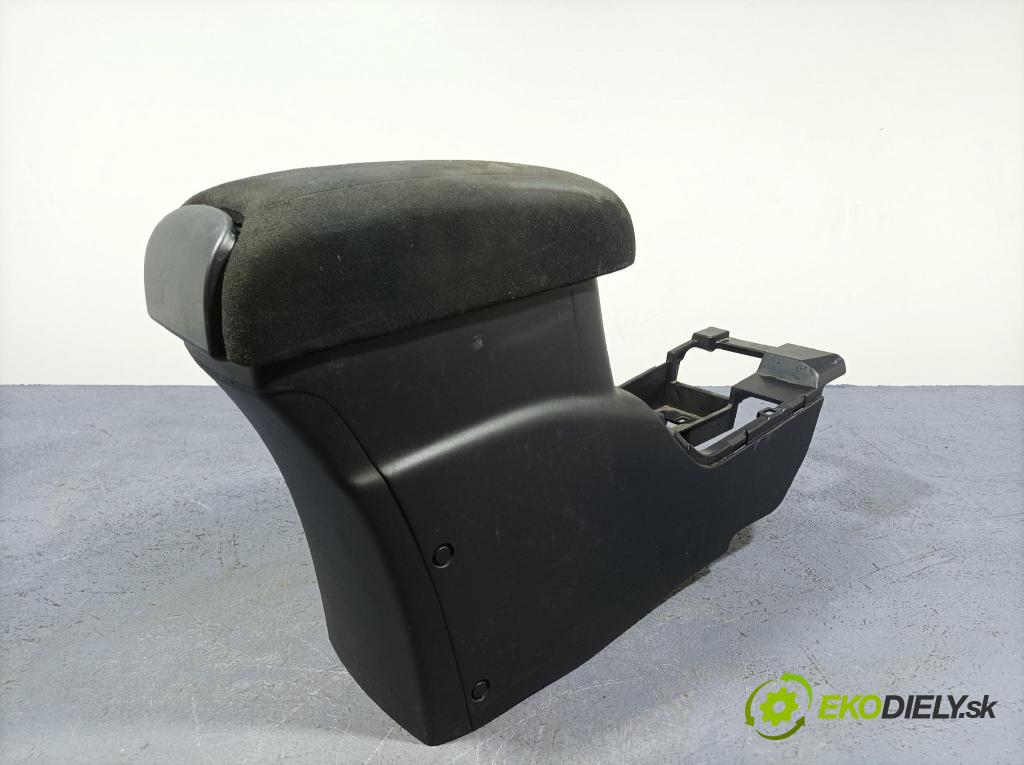 Mitsubishi Outlander 2010 loketní opěrka 8011A083