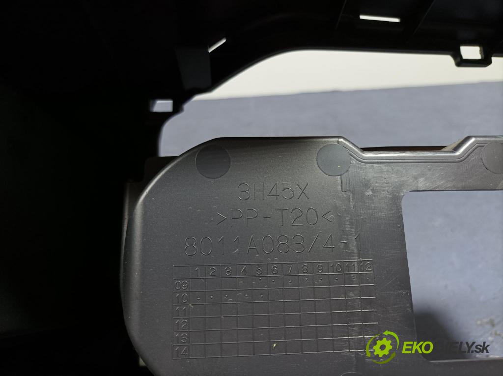 Mitsubishi Outlander 2010 loketní opěrka 8011A083