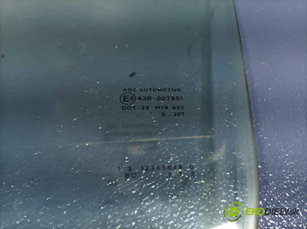 Mitsubishi Outlander 2010 sklo dvere Predné ľavá