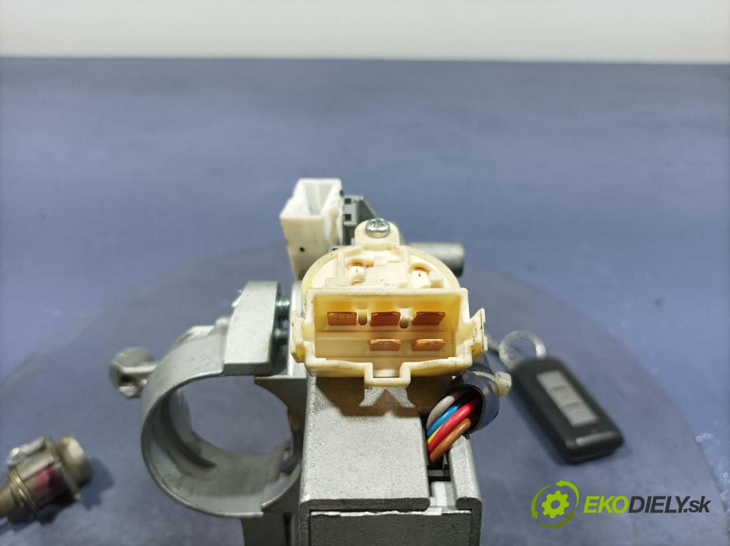 Mitsubishi Outlander 2010 Spínač zapalování. 8637A557