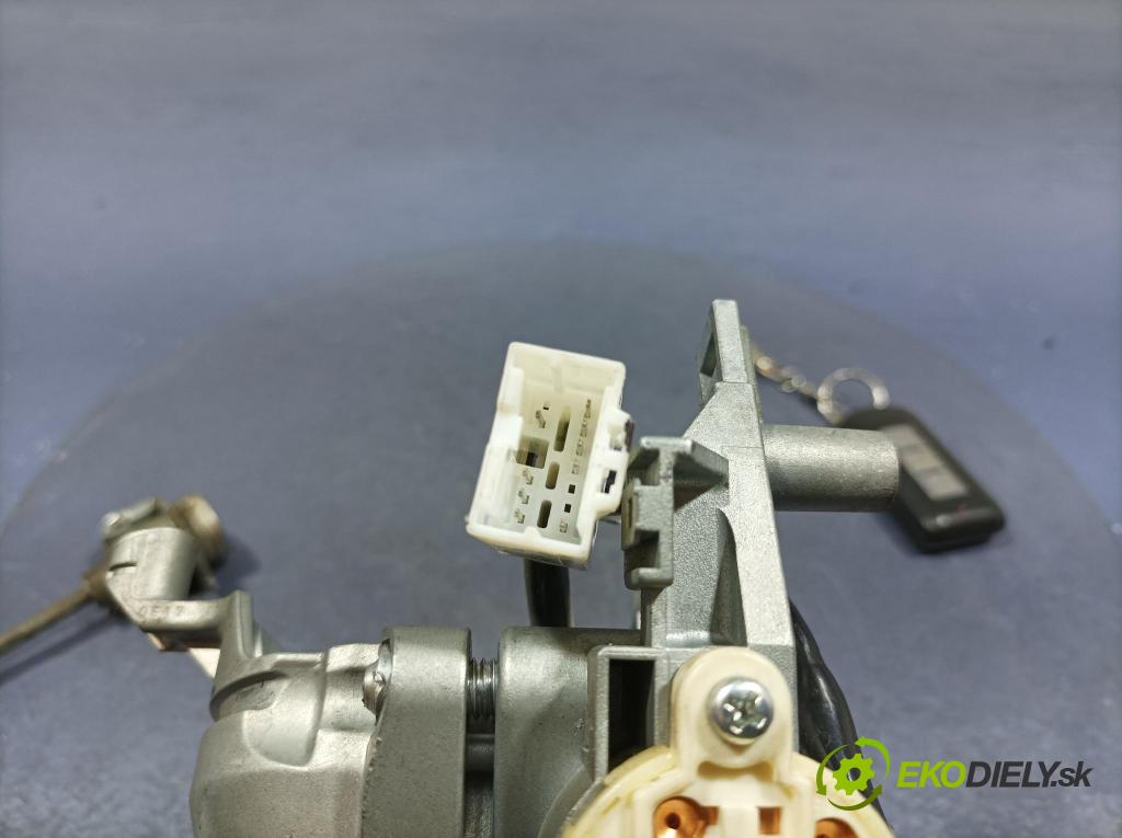 Mitsubishi Outlander 2010 Spínač zapalování. 8637A557