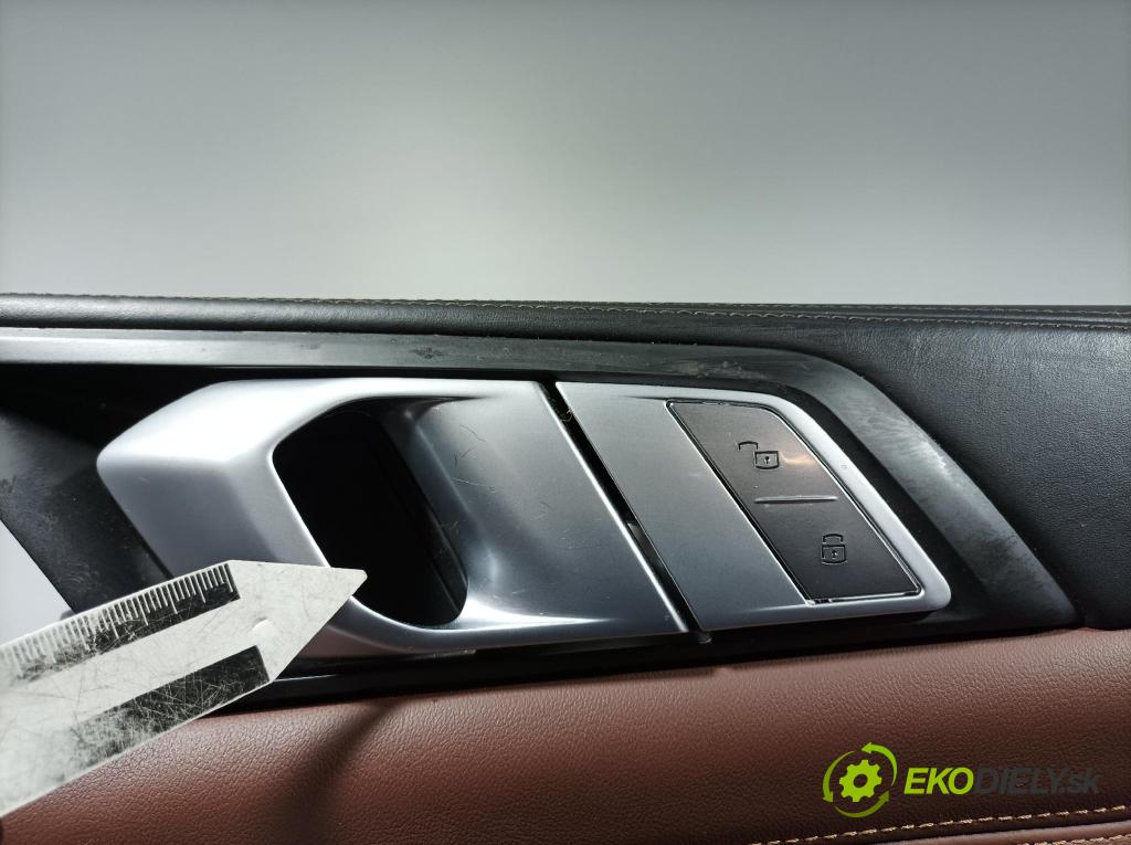 Bmw X7 2021 Čalounictví: dvere Predné Prava: