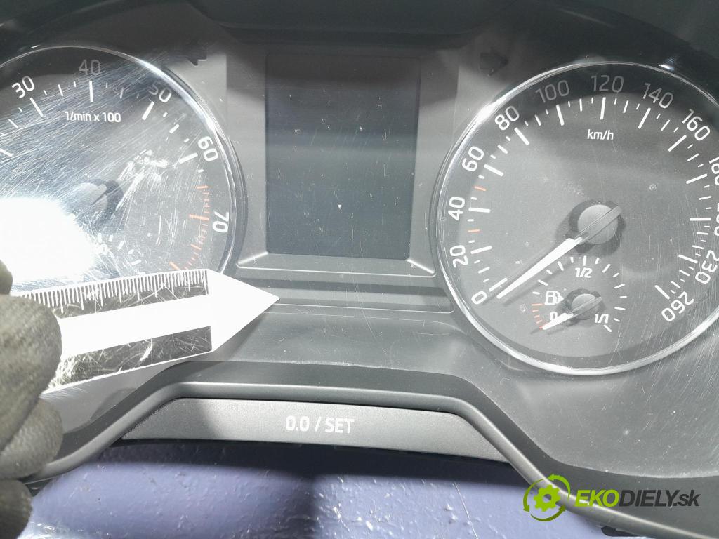 Skoda Octavia 2015 Přístrojová deska 5E0920740