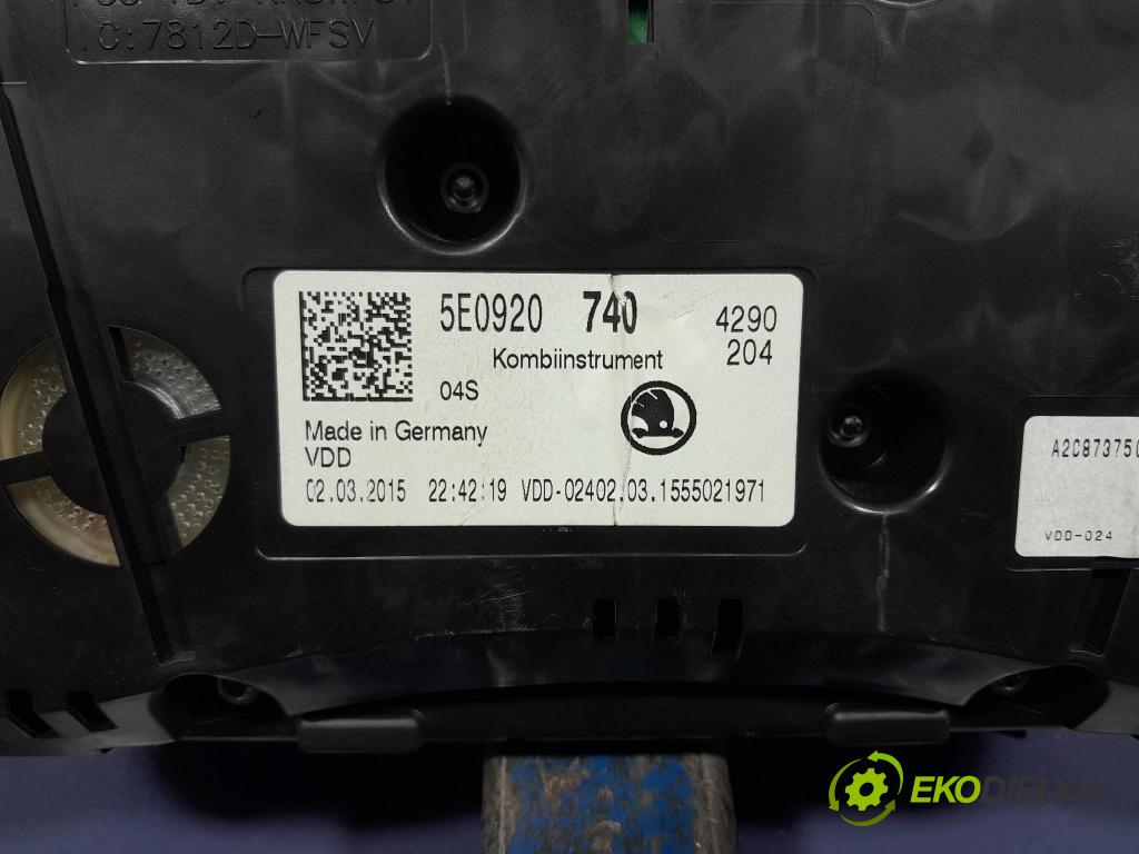 Skoda Octavia 2015 Přístrojová deska 5E0920740