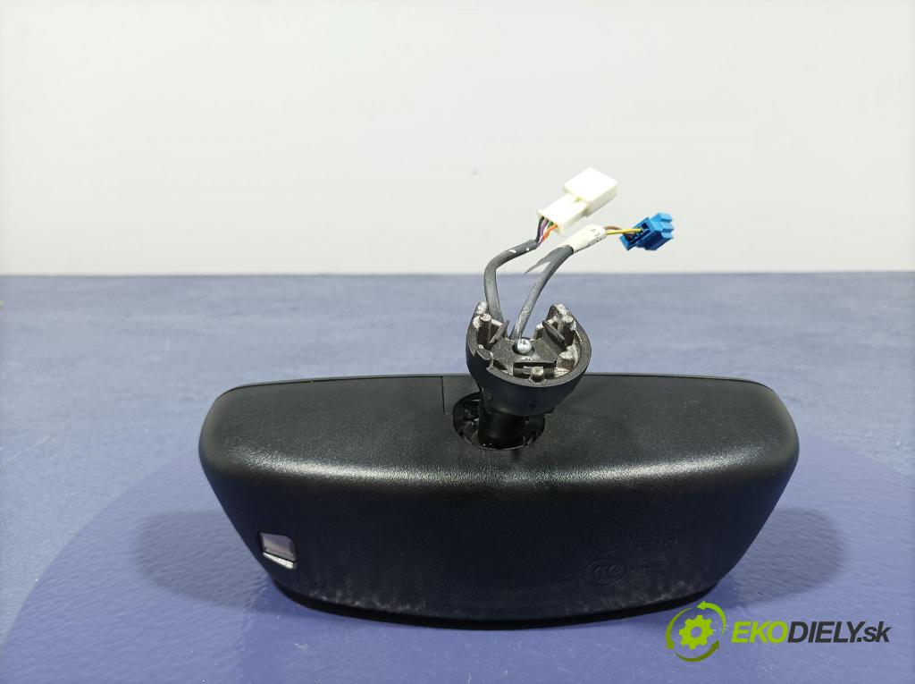 Mercedes Gla-klasa 2019 zpětné zrcátko Uvnitř A1768100317