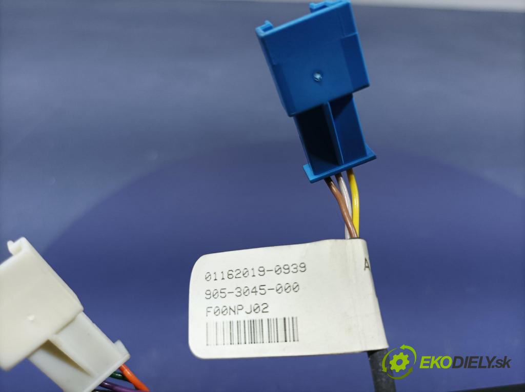 Mercedes Gla-klasa 2019 zpětné zrcátko Uvnitř A1768100317