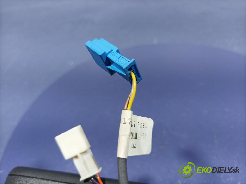 Mercedes Gla-klasa 2019 zpětné zrcátko Uvnitř A1768100317