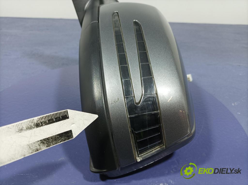 Mercedes Gla-klasa 2019 zpětné zrcátko Vlevo, odjet: A1568100716