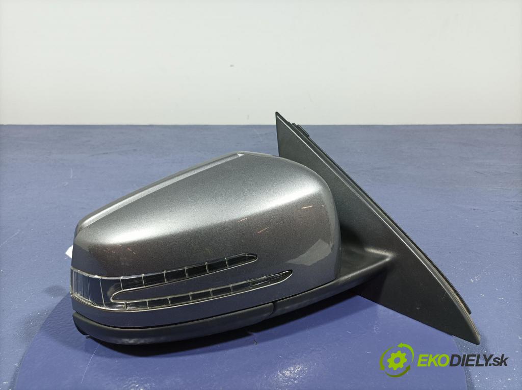 Mercedes Gla-klasa 2019 zpětné zrcátko prave A1568103200