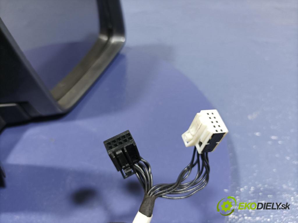 Mercedes Gla-klasa 2019 zpětné zrcátko prave A1568103200