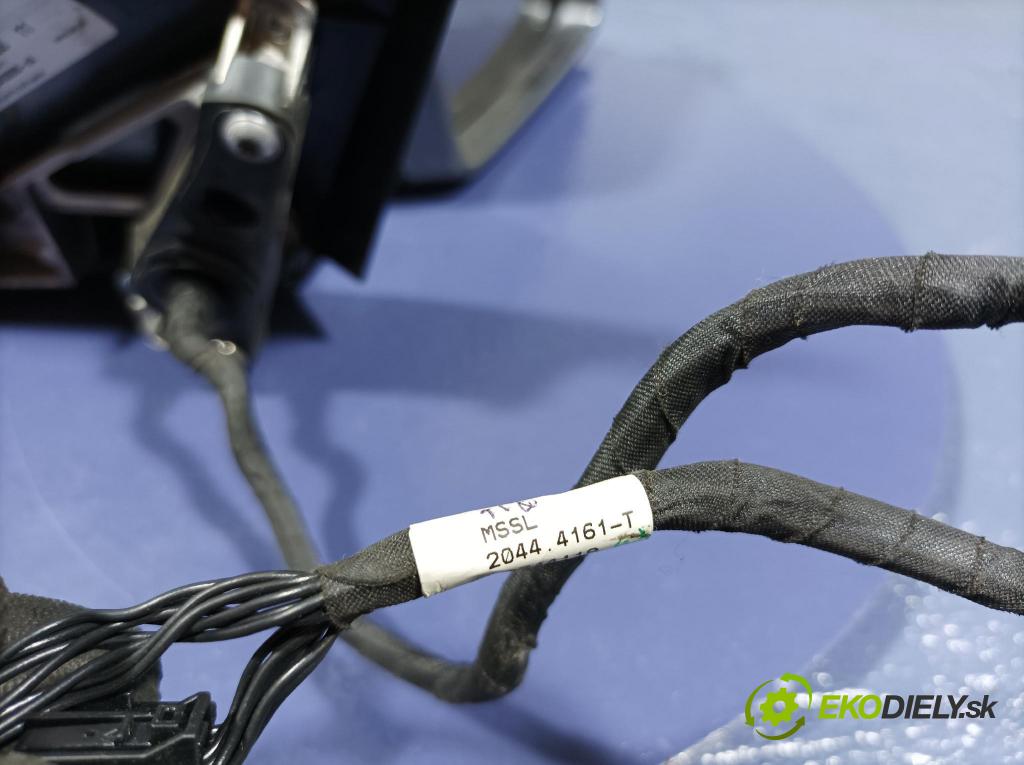 Mercedes Gla-klasa 2019 zpětné zrcátko prave A1568103200