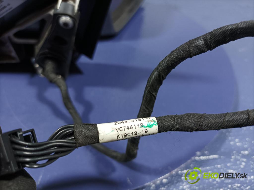 Mercedes Gla-klasa 2019 zpětné zrcátko prave A1568103200