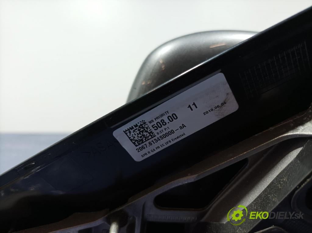 Mercedes Gla-klasa 2019 zpětné zrcátko prave A1568103200