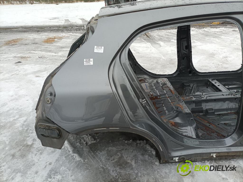 Mercedes Gla-klasa 2019 blatnik Zad: v pravo: