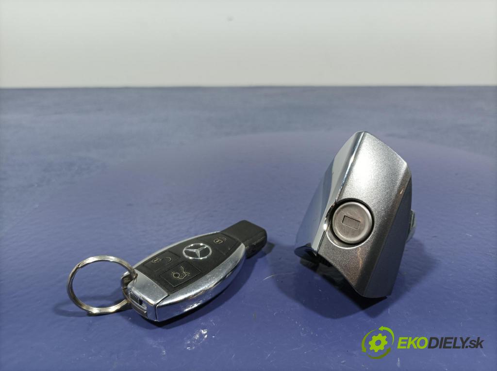 Mercedes Gla-klasa 2019 Spínač zapalování. 2011DJ1121