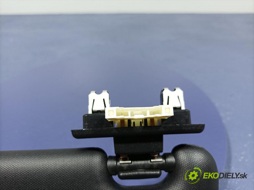 Mercedes Gla-klasa 2019 kryt A1768101300