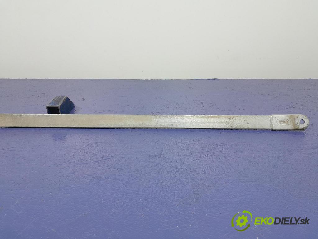 Bmw X7 2021 výstuha Pozastavenia: zad 8737000