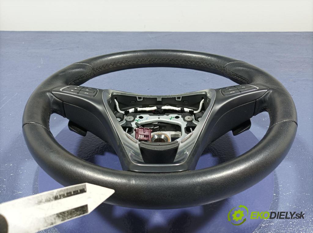 Mercedes Gla-klasa 2019 volant A0004607211