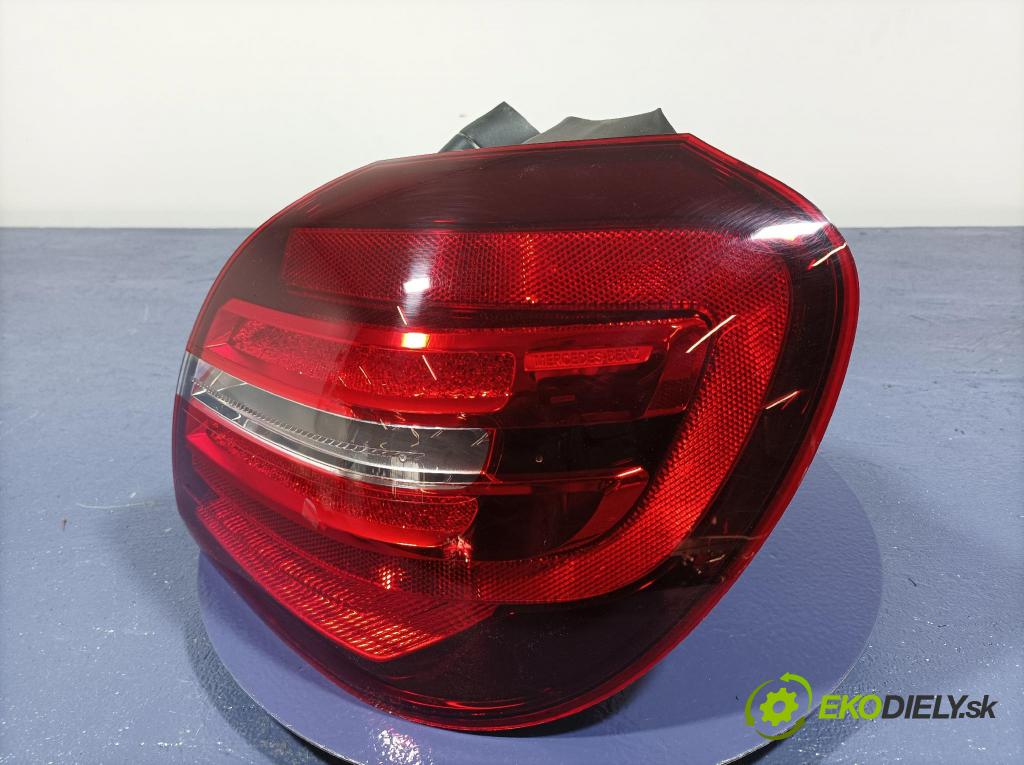 Mercedes Gla-klasa 2019 světlo Zad: Práva: Mimo: A1569068400