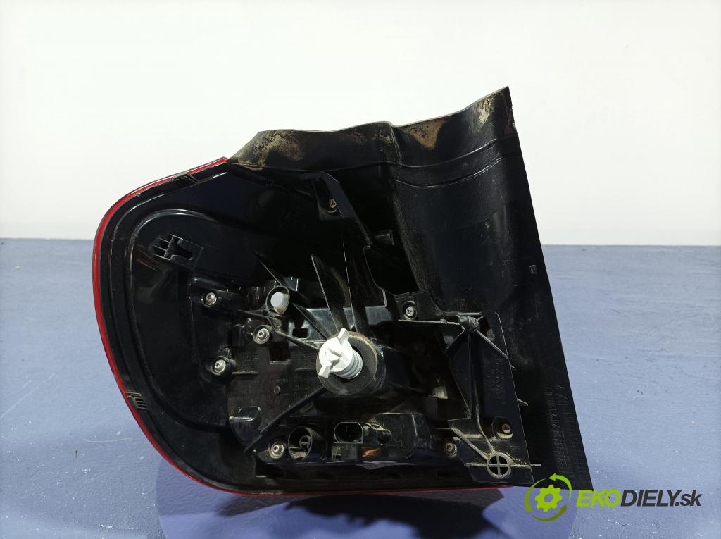 Mercedes Gla-klasa 2019 světlo Zad: Práva: Mimo: A1569068400