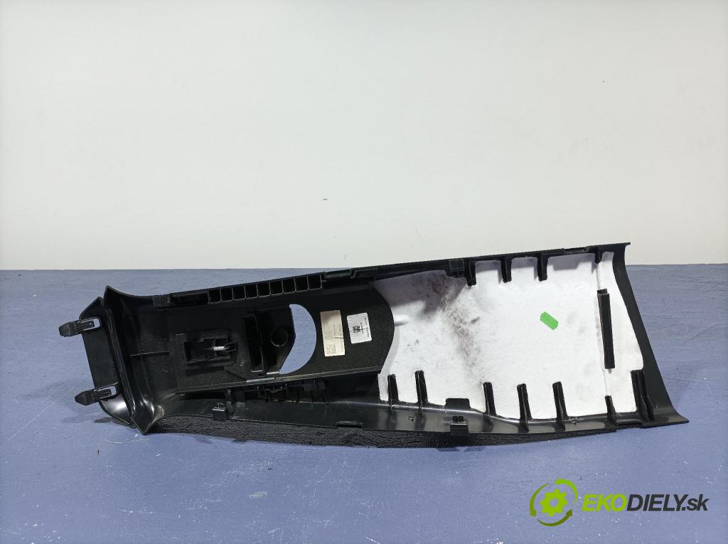 Mercedes Gla-klasa 2019 kryt Plast: Interiéry: A1566904100