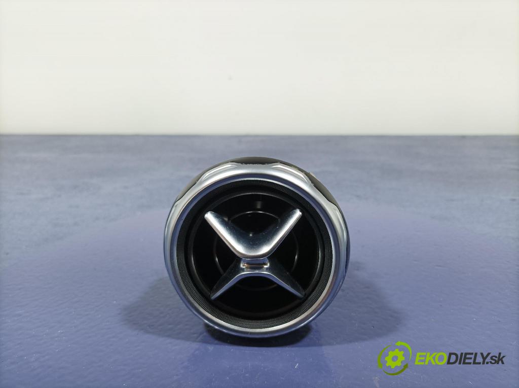 Mercedes Gla-klasa 2019 Mřížky Proud vzduchu Vzduch: A1568300000