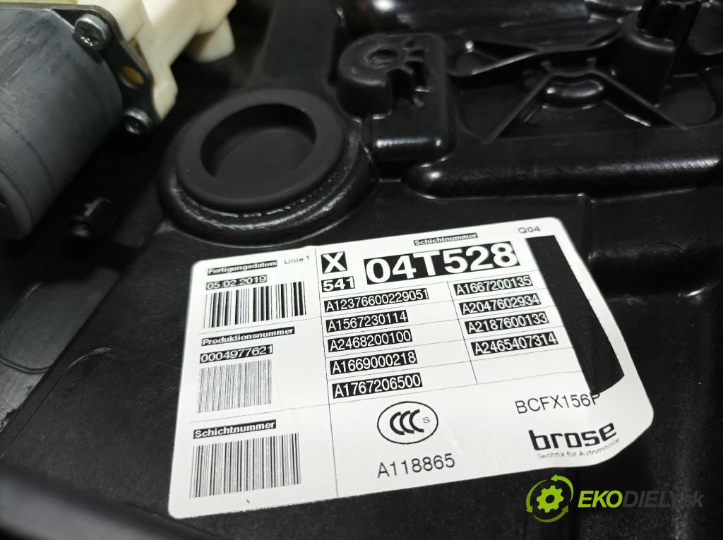 Mercedes Gla-klasa 2019 mechanismus stahování Sklenka: před Levý: A1567230114