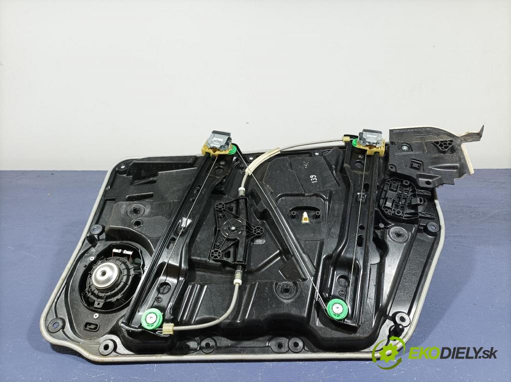 Mercedes Gla-klasa 2019 mechanismus stahování Sklenka: před Levý: A1567230114