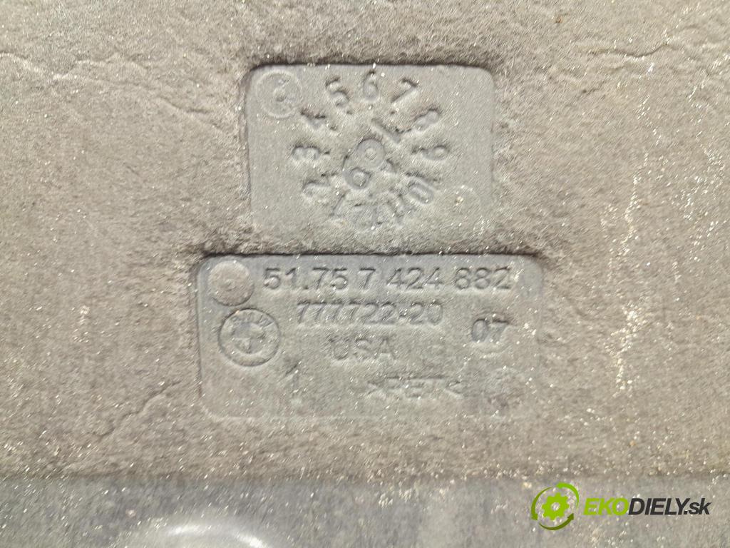 Bmw X7 2021 kryt Plast: podvozek: 7424882