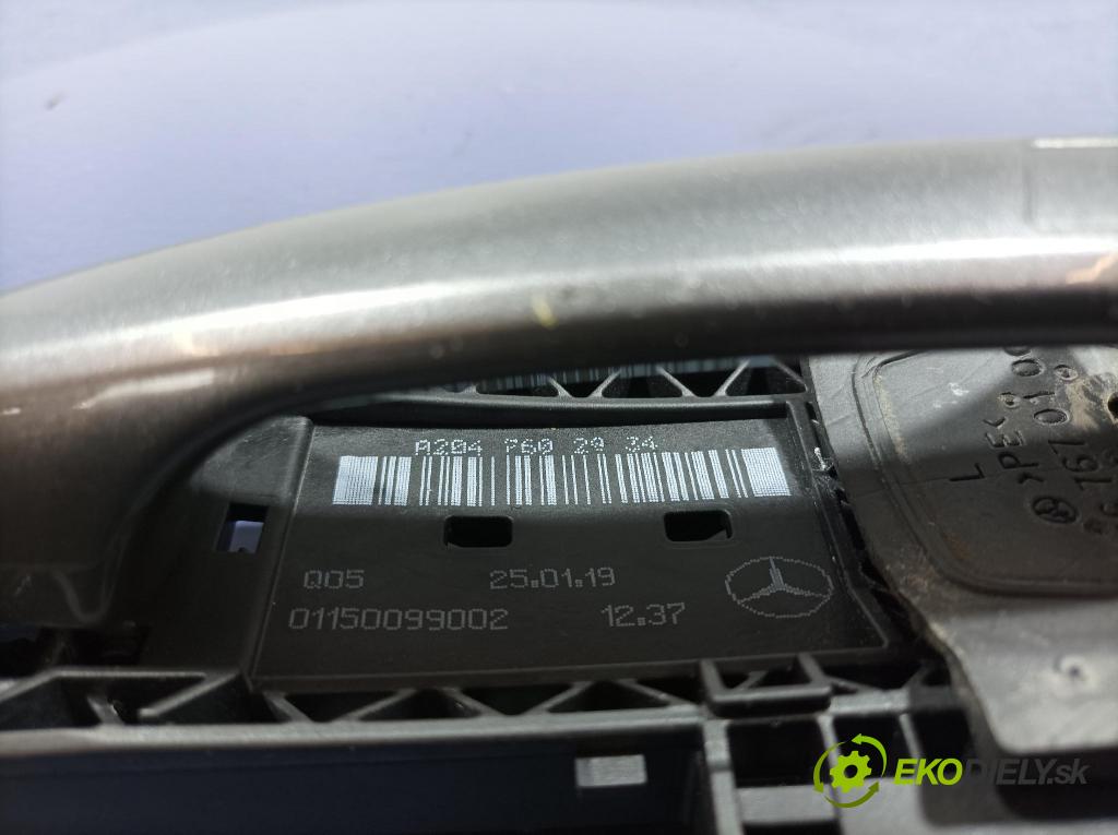 Mercedes Gla-klasa 2019 klika před levá A2047602534