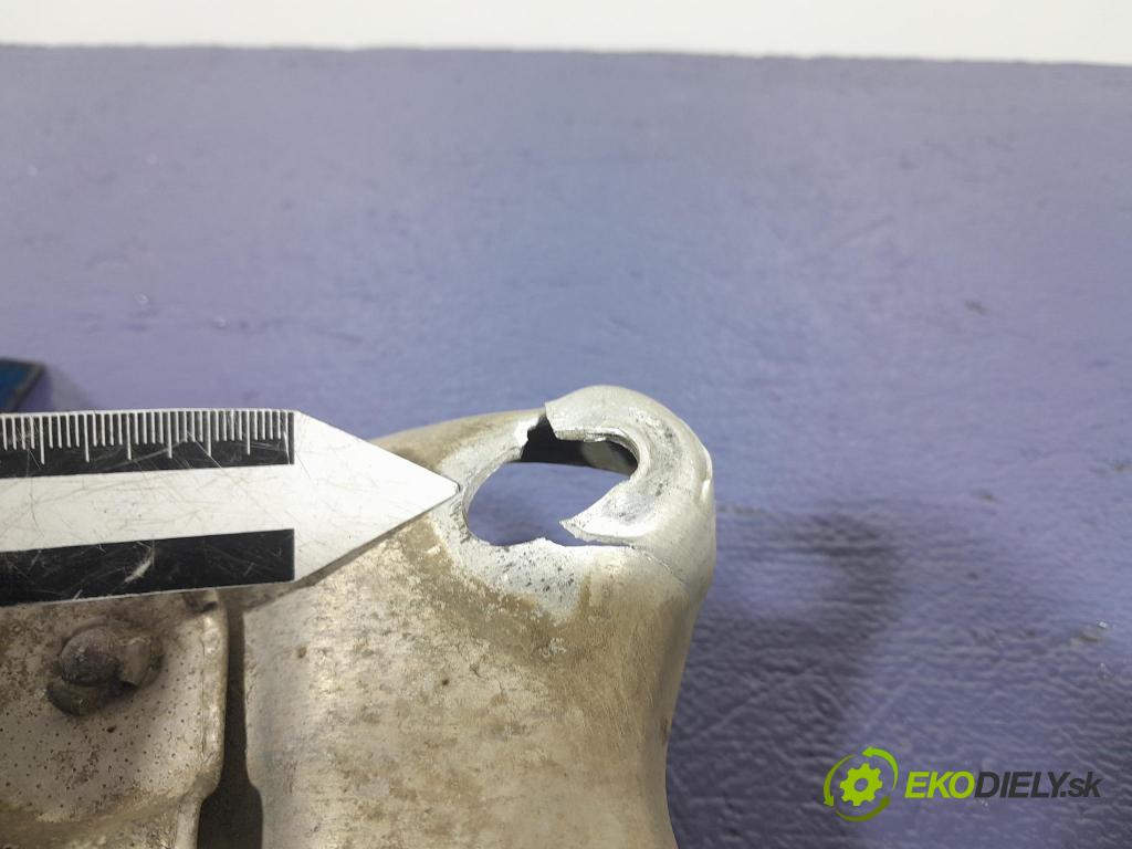 Bmw X7 2021 kryt Plast: podvozek: 6878068
