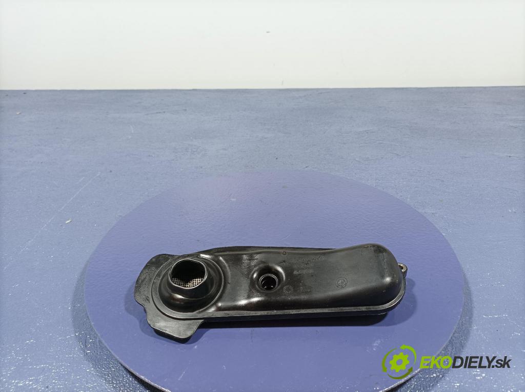 Bmw M4 2022 / Separátor: 9882478
