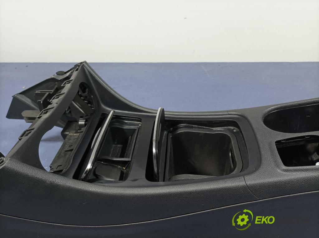 Mercedes Gla-klasa 2019 operadlo