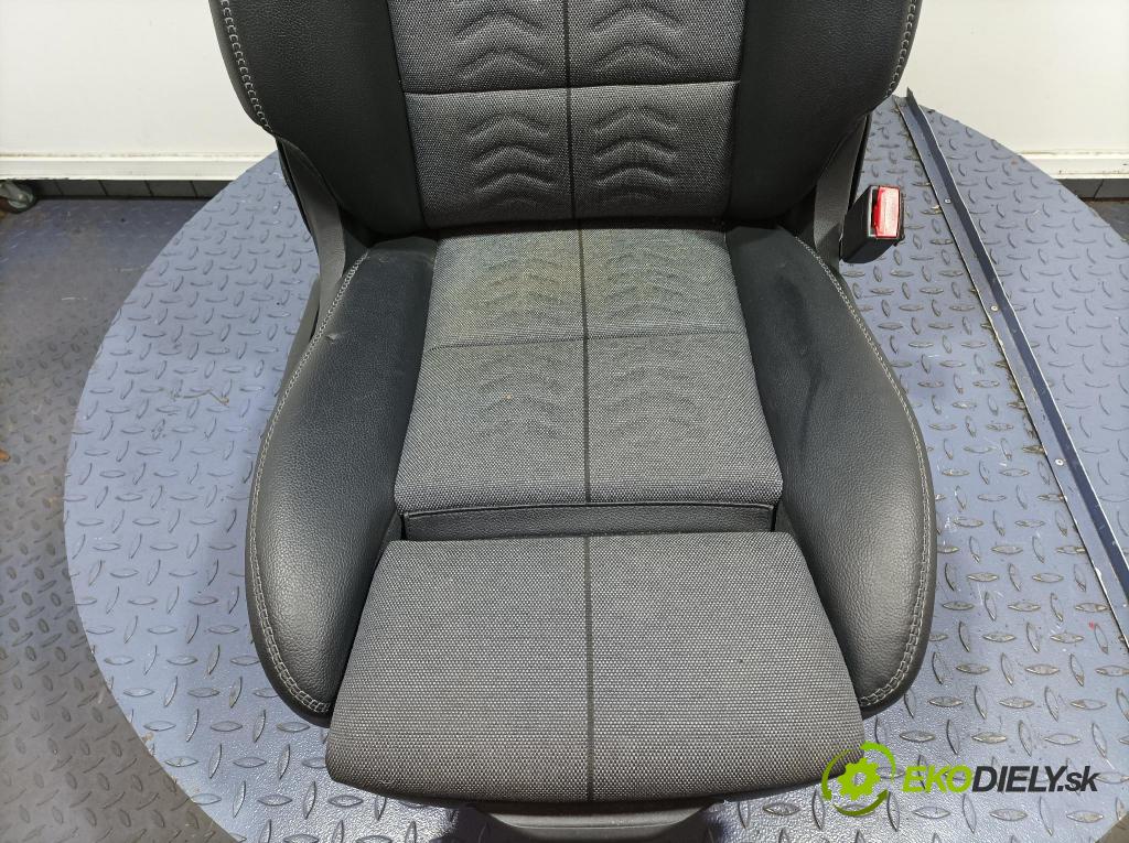 Mercedes Gla-klasa 2019 Sedačka spolujazdca