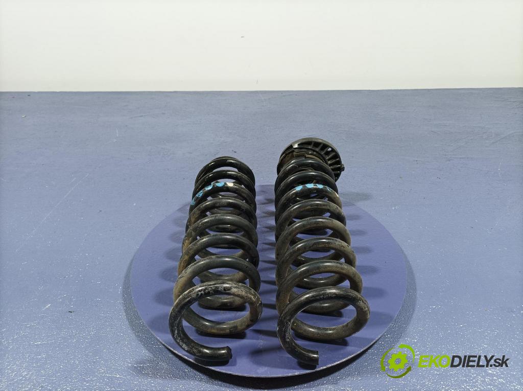 Mercedes Gla-klasa 2019 pružina Zad: