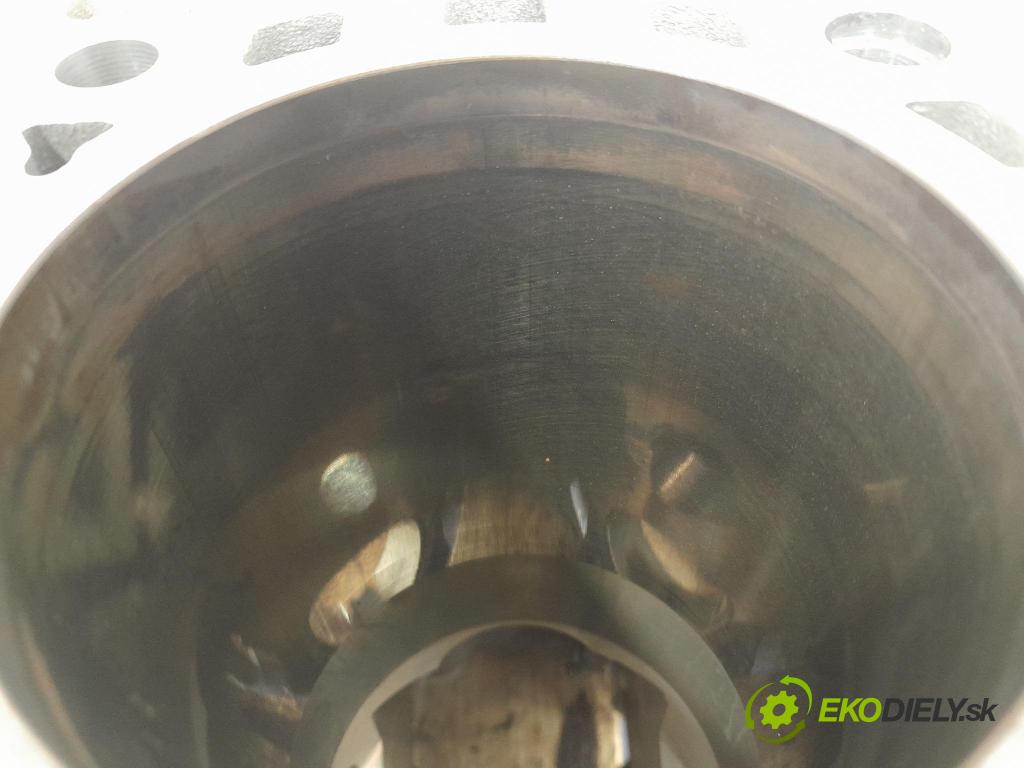 Bmw M4 2022 Blok Motor: 8047265